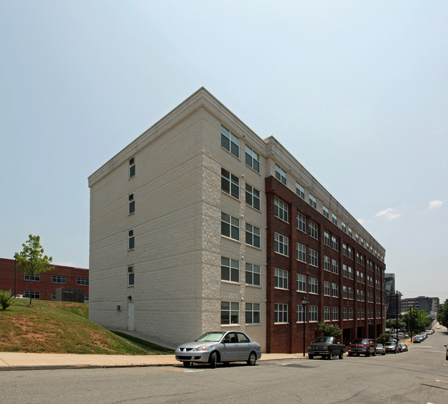 Goler Manor Apartments in Winston-Salem, NC - Building Photo - Building Photo