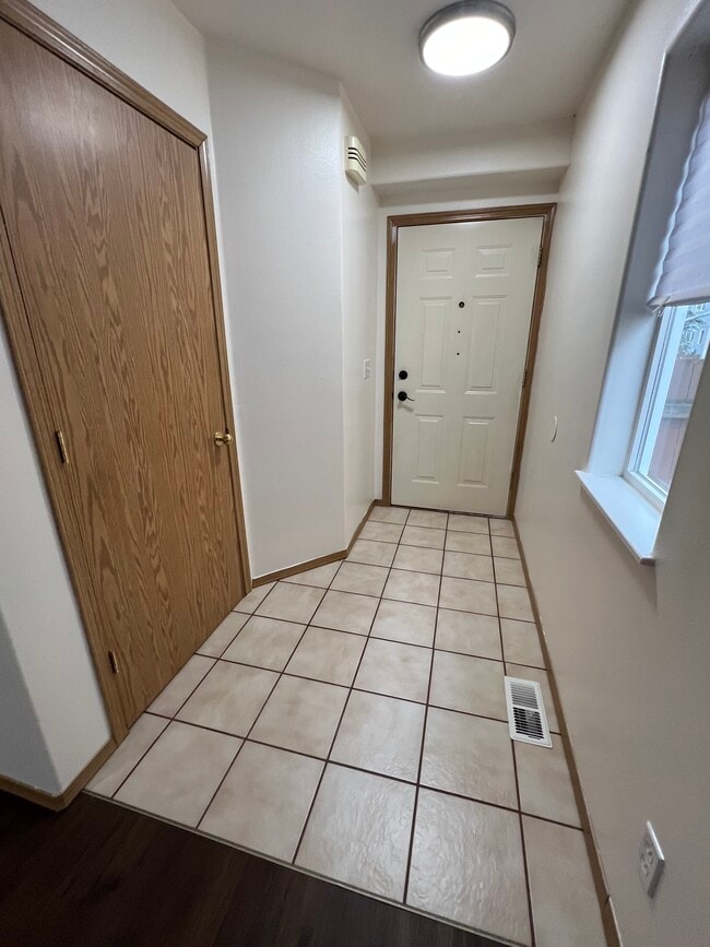 6641 Desiree Loop in Anchorage, AK - Building Photo - Building Photo