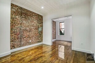 Mott Street in New York, NY - Building Photo