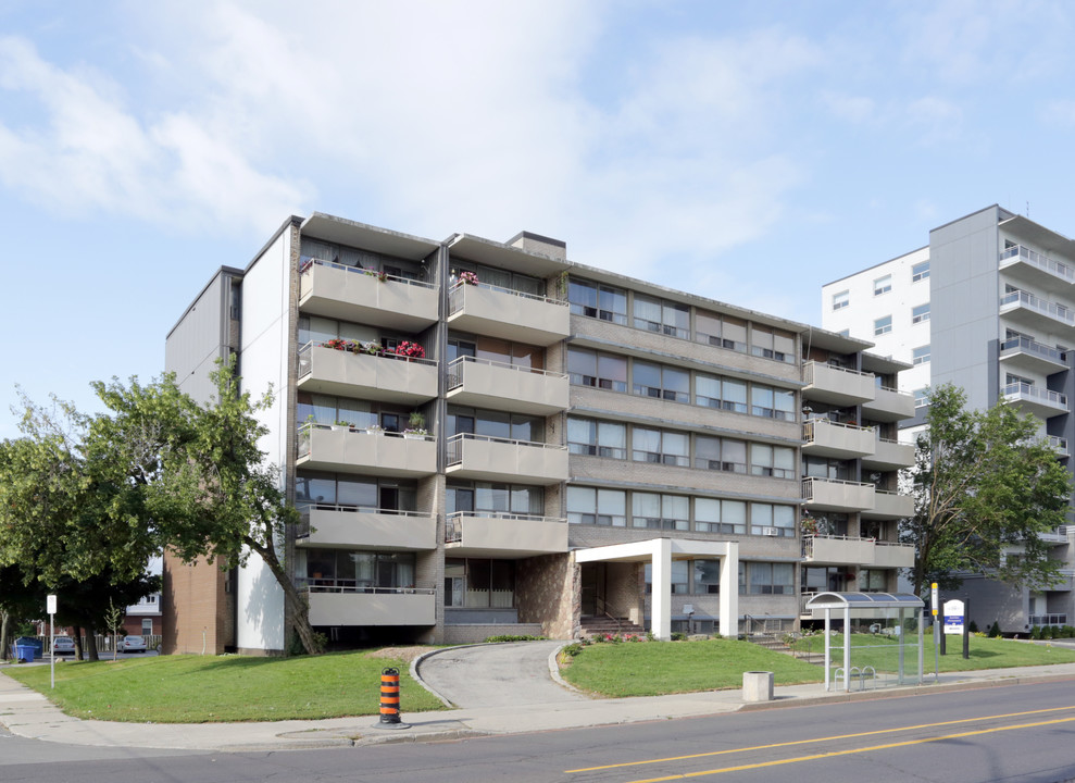 Belmont in Hamilton, ON - Building Photo