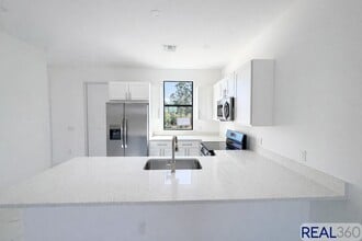 828 Holmes Ave in Lehigh Acres, FL - Building Photo - Building Photo