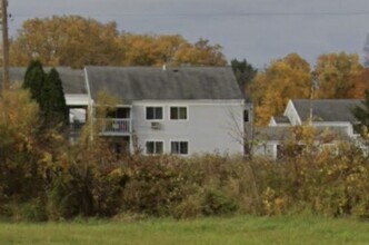 636 Berry Ln in Kendallville, IN - Building Photo - Building Photo