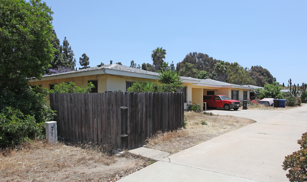 353-359 Oxford St in Chula Vista, CA - Building Photo