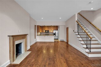 120 Johnson Park in Buffalo, NY - Foto de edificio - Building Photo