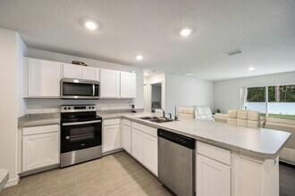 1316 Gibralter St SW in Palm Bay, FL - Building Photo - Building Photo