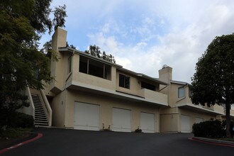 San Luis Rey Condo in Bonsall, CA - Foto de edificio - Building Photo