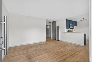 921 Alamitos Ave in Long Beach, CA - Building Photo