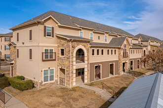 Providence at Prairie Oaks Apartments in Arlington, TX - Building Photo - Building Photo