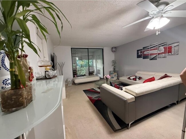 7420 NW 18th St in Margate, FL - Building Photo - Building Photo