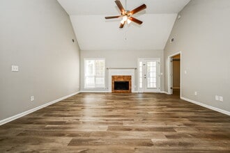 166 Freeman Forest Dr in Newnan, GA - Building Photo - Building Photo