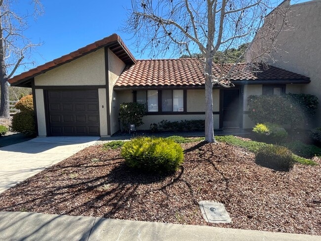 1003 Meadow Way in Arroyo Grande, CA - Building Photo - Building Photo