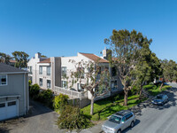 400 Laurel Ave in Half Moon Bay, CA - Building Photo - Building Photo