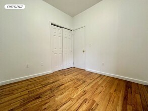 206 St Nicholas Ave in New York, NY - Building Photo - Building Photo