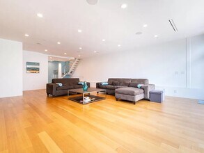 173 Massachusetts Ave, Unit PH in Boston, MA - Foto de edificio - Building Photo