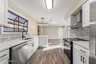 2460 Cypress Springs Rd in Orange Park, FL - Building Photo - Building Photo