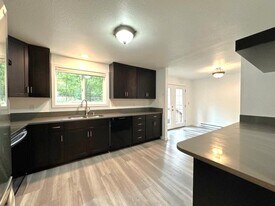 14211 Holly Burn Ln NW in Gig Harbor, WA - Building Photo