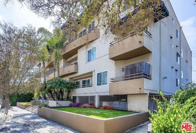 12621 Washington Pl in Los Angeles, CA - Building Photo - Building Photo