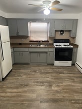 2704 E 76th St in Chicago, IL - Building Photo - Building Photo