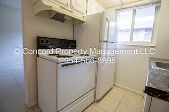 1727 Liberty St in Hollywood, FL - Building Photo - Building Photo