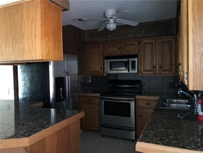 2500 E Sweetbriar Dr in Fayetteville, AR - Building Photo - Building Photo