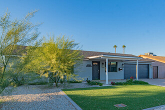 3701 E Ludlow Dr in Phoenix, AZ - Foto de edificio - Building Photo