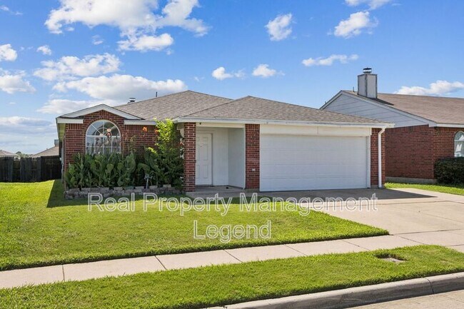 8109 Dripping Springs Dr in Fort Worth, TX - Building Photo - Building Photo