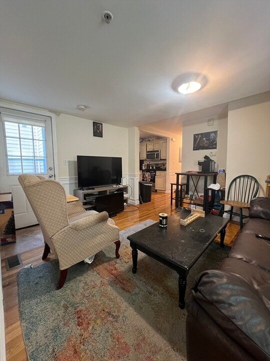 89 Spring St, Unit 1 in Cambridge, MA - Building Photo