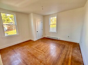 1784 NY-9J in Stuyvesant, NY - Building Photo - Building Photo