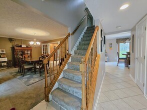 5429 Bluebell Ct in Grove City, OH - Foto de edificio - Building Photo