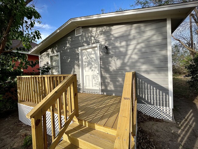 property at 676 W Robertson St