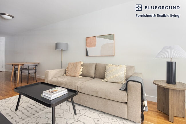 400 E 57th St in New York, NY - Building Photo - Building Photo