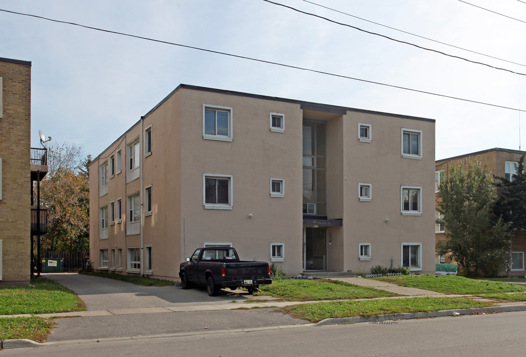 109 Craydon Rd in Whitby, ON - Building Photo