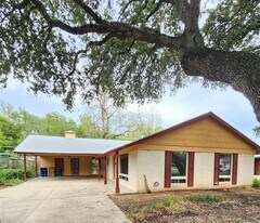 1912 Ridgemont Dr in Austin, TX - Building Photo
