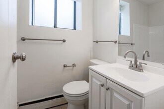 214 Place Apartments in Minneapolis, MN - Foto de edificio - Interior Photo