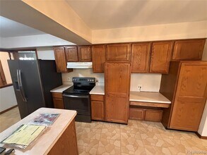 23095 Beck Rd in Novi, MI - Building Photo - Building Photo