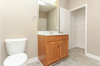 Glenmary Pointe Apartments in Louisville, KY - Building Photo - Building Photo