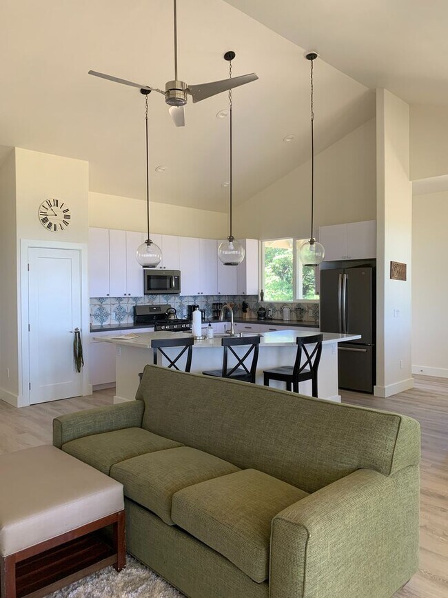 4511 MAKAMAE PL in Hanalei, HI - Building Photo - Building Photo