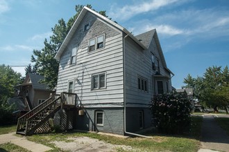 141 E Barker Ave in Michigan City, IN - Foto de edificio - Building Photo