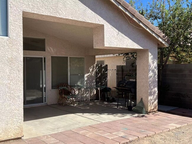 3639 Russian Olive St in North Las Vegas, NV - Building Photo - Building Photo