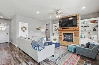 524 Park Meadow Ct in Burleson, TX - Building Photo - Building Photo