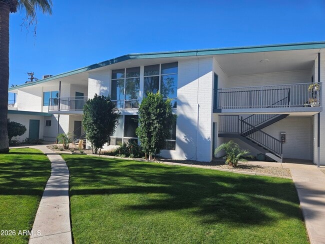 property at 301 W Medlock Dr