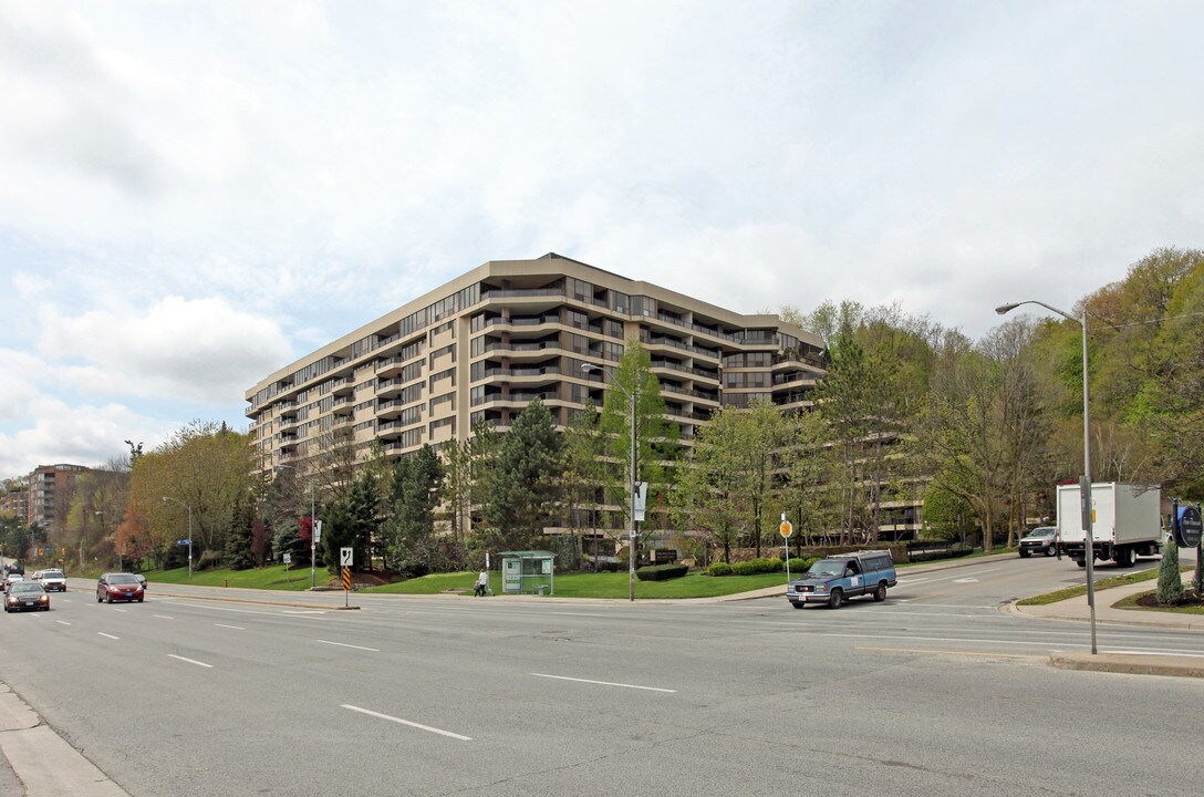 York Mills Place in Toronto, ON - Building Photo