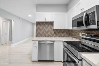 3048 N Dixie Hwy in Boca Raton, FL - Building Photo - Building Photo