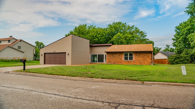 308 Ponderosa Ave in O'Fallon, IL - Building Photo - Building Photo