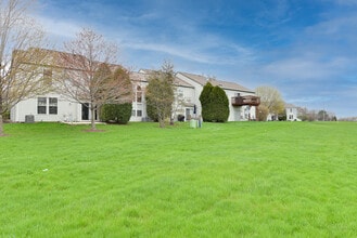 3241 Pensbury Ct in Aurora, IL - Building Photo - Building Photo