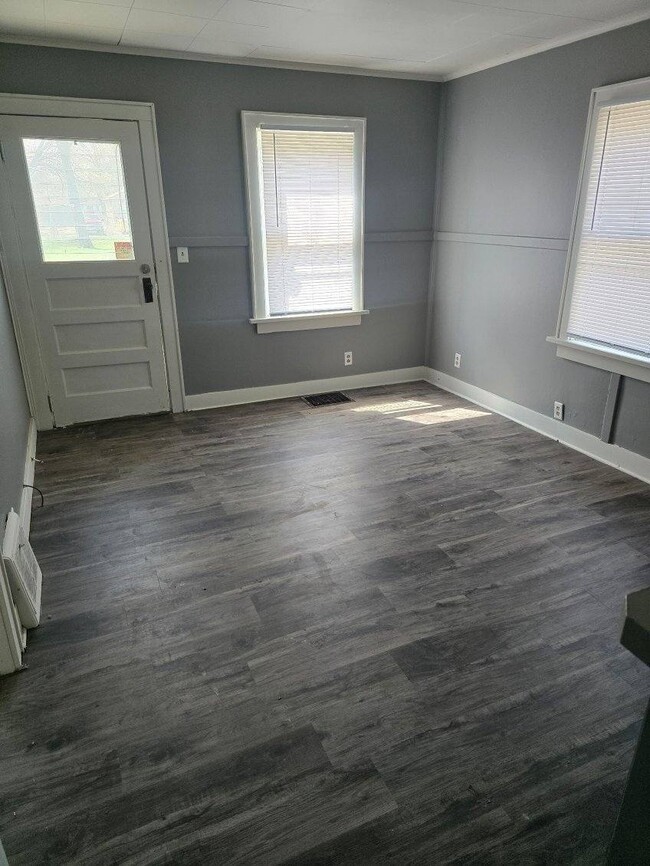 3207 W Latrobe St in Peoria, IL - Building Photo - Building Photo