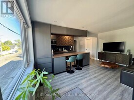 78 Melvin Ave in Hamilton, ON - Building Photo