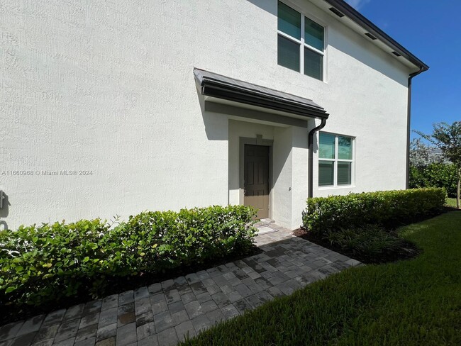 3235 Watercress Dr in Oakland Park, FL - Building Photo - Building Photo