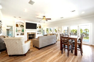 2825 Scenic Hwy 98 in Destin, FL - Building Photo