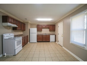 1616 Shady Grove Rd in Jonesboro, AR - Building Photo - Building Photo